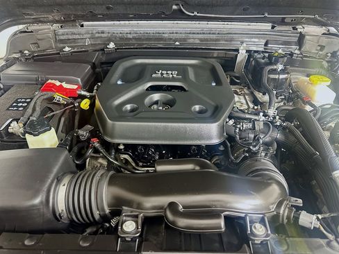 Used 2020 Jeep Wrangler Unlimited Sport image 29