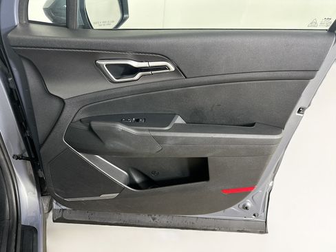 Used 2025 Kia Sportage LX FWD image 30