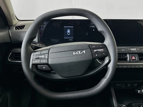 Used 2025 Kia K4 FWD image 18