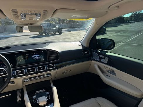 Used 2020 Mercedes-Benz GLS 580 4MATIC image 27