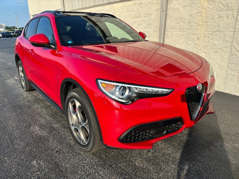 Used 2023 Alfa Romeo Stelvio Sprint AWD/4WD image 2