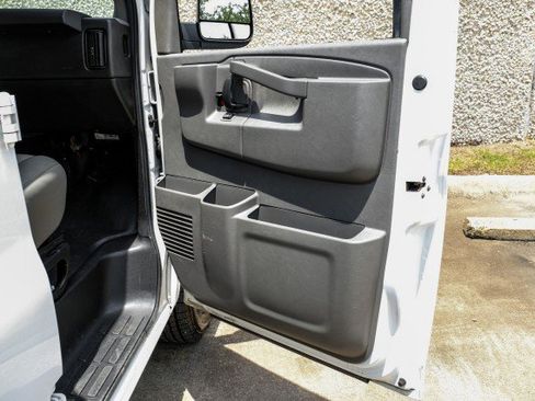 Used 2021 Chevrolet Express 3500 w/ Driver Convenience Package RWD image 28