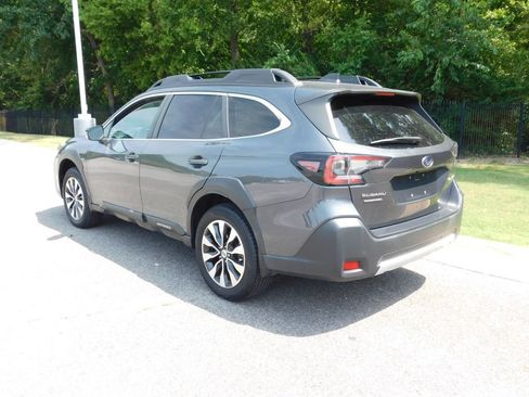 Used 2024 Subaru Outback Limited AWD/4WD image 3