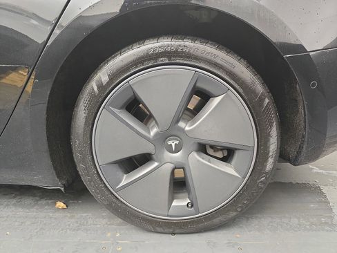 Used 2021 Tesla Model 3 Standard Range Plus RWD image 14