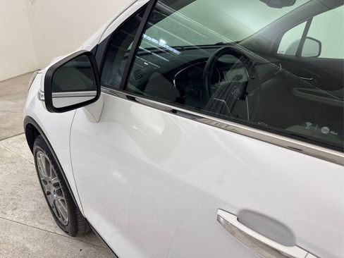 Used 2018 Buick Encore Sport Touring image 17