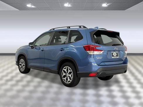Used 2023 Subaru Forester Premium AWD/4WD image 3