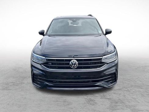 Used 2022 Volkswagen Tiguan SE R-Line image 2