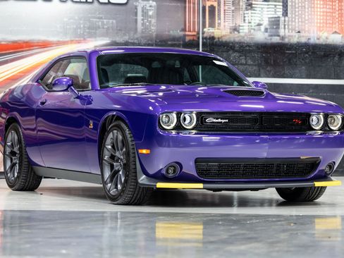 Used 2023 Dodge Challenger R/T Scat Pack w/ Plus Package RWD image 7
