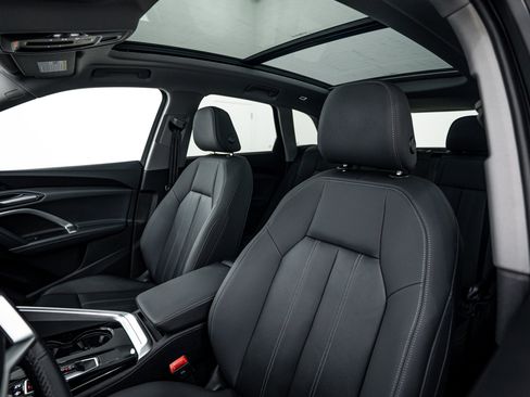 Certified 2025 Audi Q5 Premium w/ Convenience Package image 13