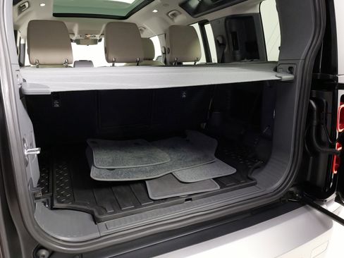 Used 2022 Land Rover Defender 110 SE image 61