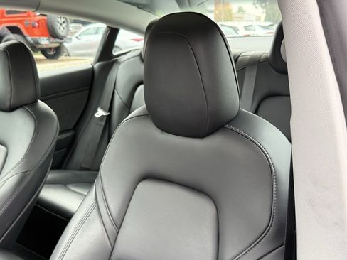 Used 2021 Tesla Model 3 Standard Range Plus image 3