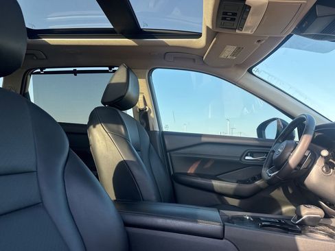 Certified 2023 Nissan Rogue SV w/ SV Premium B Package image 25