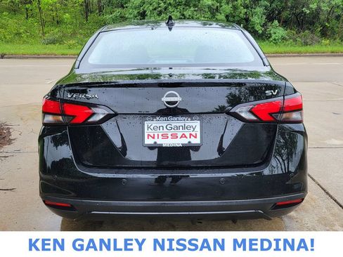 Certified 2024 Nissan Versa SV FWD image 4