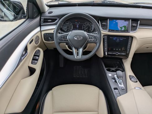Used 2019 INFINITI QX50 Essential w/ Premium Heat Package image 12