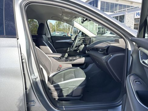 Used 2025 Buick Envision Sport Touring image 32