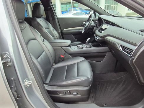 Used 2023 Cadillac XT4 Premium Luxury image 23