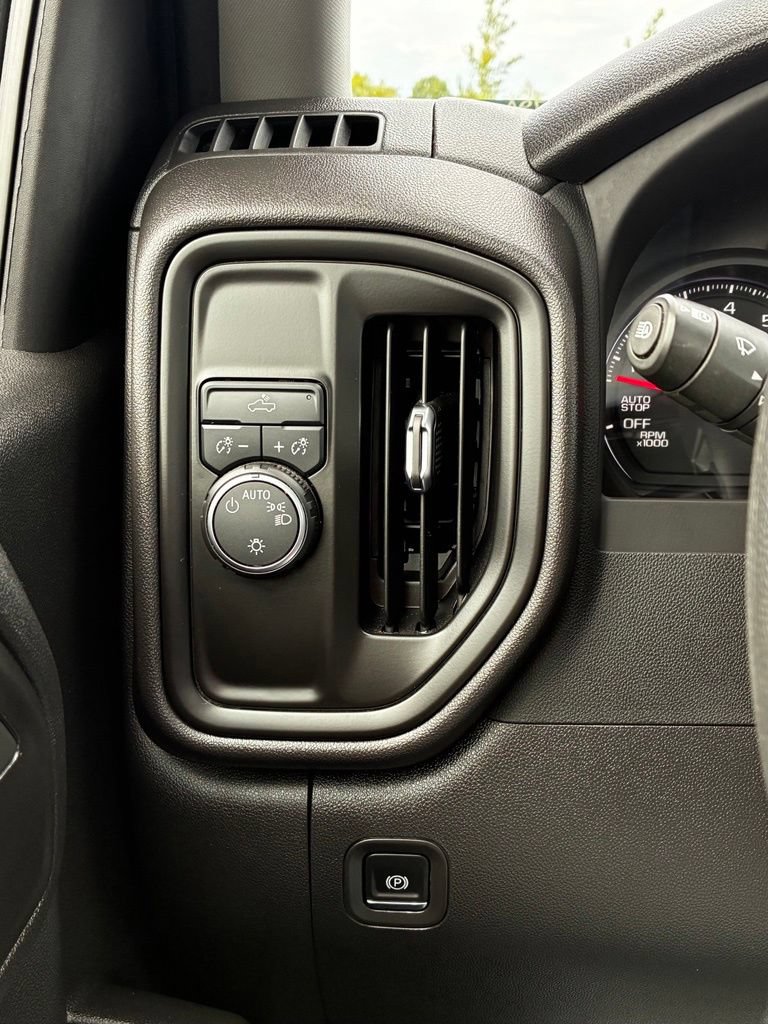 Used 2025 Chevrolet Silverado 1500 W/T RWD image 9
