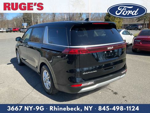 Used 2022 Kia Carnival LX image 6