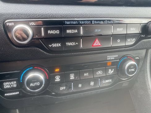 Used 2019 Kia Niro S Touring image 29