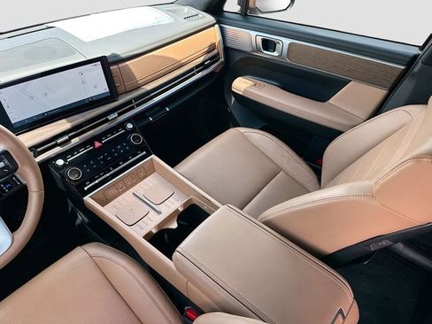 Used 2025 Hyundai Santa Fe Limited FWD image 23