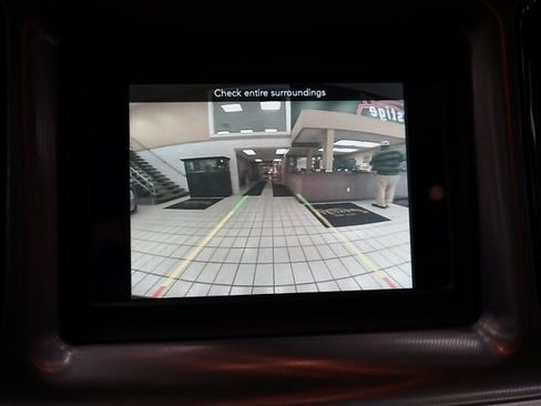 Used 2019 Dodge Challenger SXT image 8