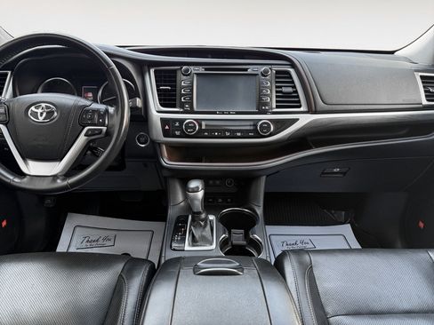 Used 2018 Toyota Highlander Limited Platinum AWD/4WD image 17