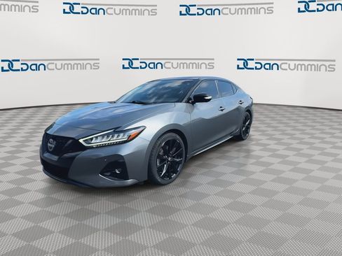 Used 2023 Nissan Maxima SR w/ Sport Mat Group FWD image 4