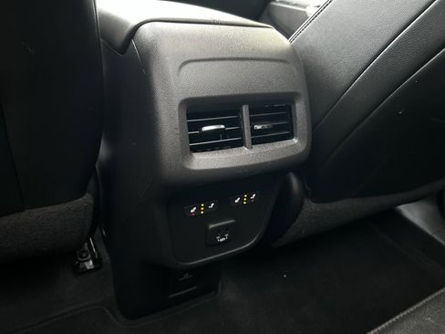 Used 2019 Chevrolet Equinox Premier image 16