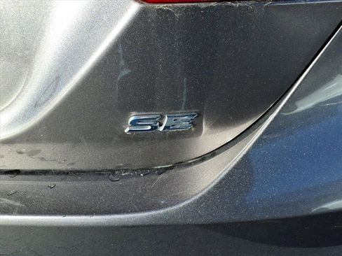 Used 2024 Toyota Camry SE image 10