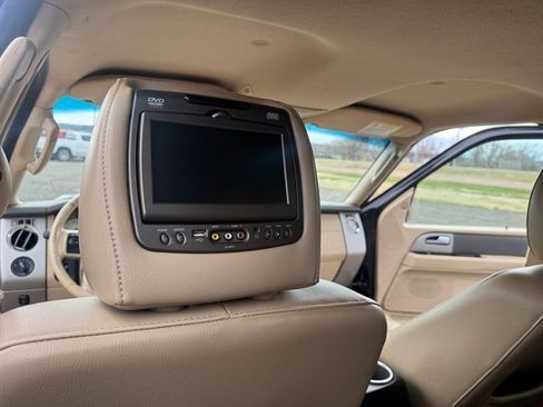 Used 2014 Ford Expedition EL XLT w/ Equipment Group 202A AWD/4WD image 28