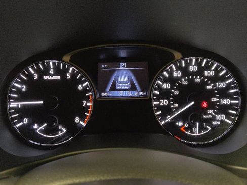 Used 2019 Nissan Pathfinder SL image 23