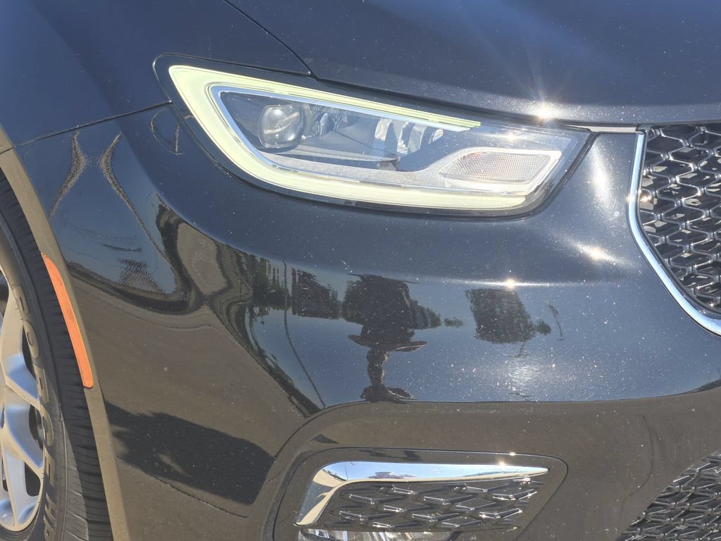 Used 2024 Chrysler Pacifica Touring-L FWD image 9