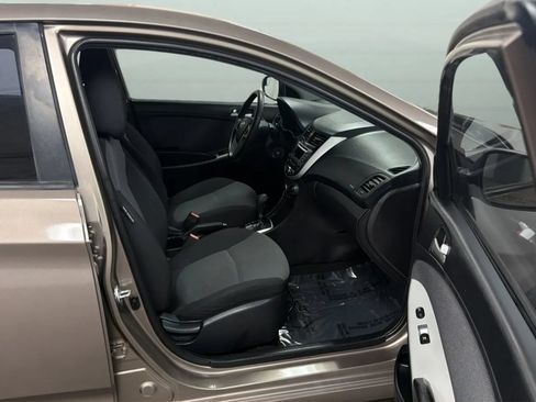 Used 2014 Hyundai Accent GS FWD image 20