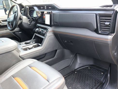 Used 2024 GMC Sierra 2500 AT4 w/ AT4 Premium Plus Package image 11