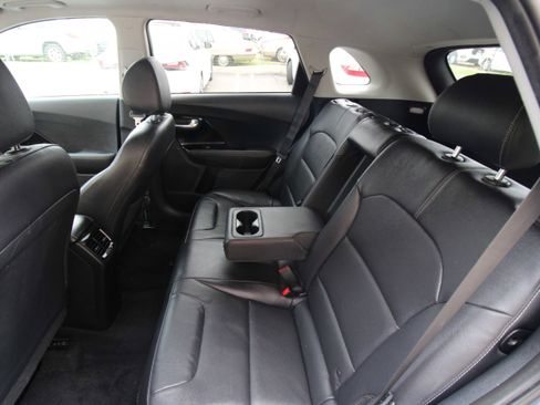 Used 2022 Kia Niro EX Premium image 16