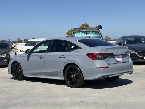 Used 2023 Honda Civic Sport image 5