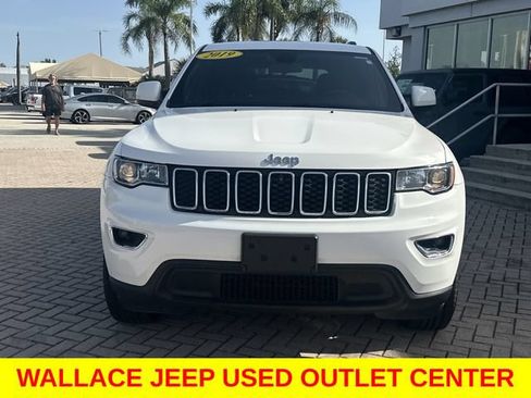 Used 2019 Jeep Grand Cherokee Laredo AWD/4WD image 4