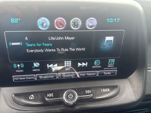 Used 2017 Chevrolet Camaro LT w/ Technology Package RWD image 13