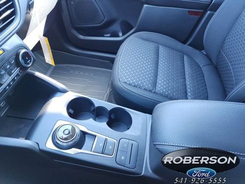 Used 2025 Ford Escape Active w/ Cold Weather Package AWD/4WD image 21