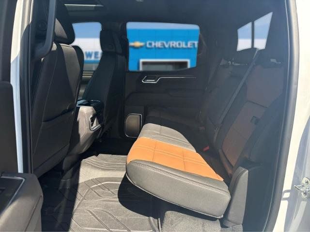 Used 2025 Chevrolet Silverado 1500 High Country w/ High Country Premium Package AWD/4WD image 25