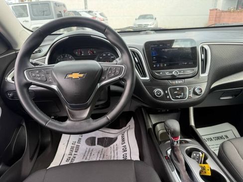 Used 2025 Chevrolet Malibu RS FWD image 15