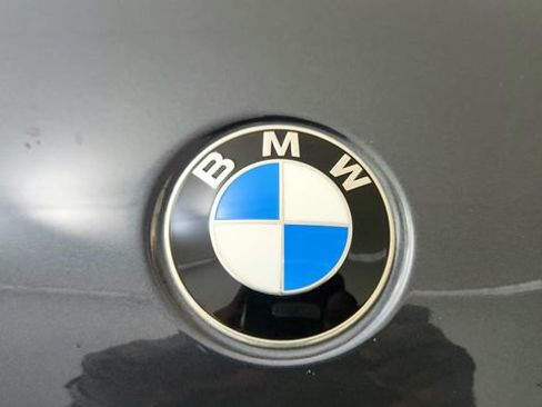 Used 2022 BMW X5 sDrive40i w/ M Sport Package RWD image 31