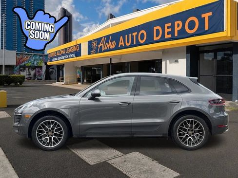 Used 2018 Porsche Macan AWD/4WD image 2