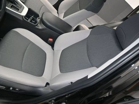 Used 2025 Toyota RAV4 XLE w/ Convenience Package FWD image 11