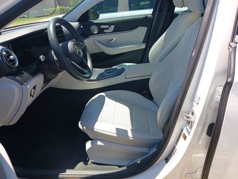 Used 2023 Mercedes-Benz E 350 Sedan image 4