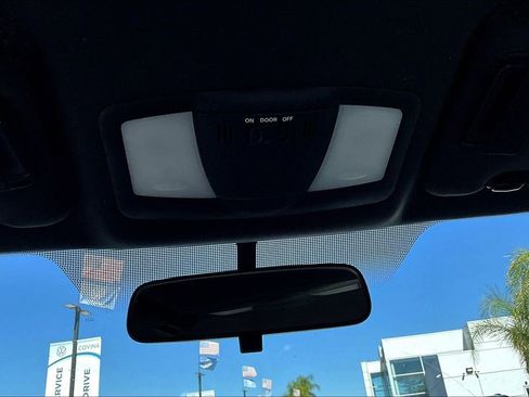 Used 2014 Nissan 370Z Coupe image 14