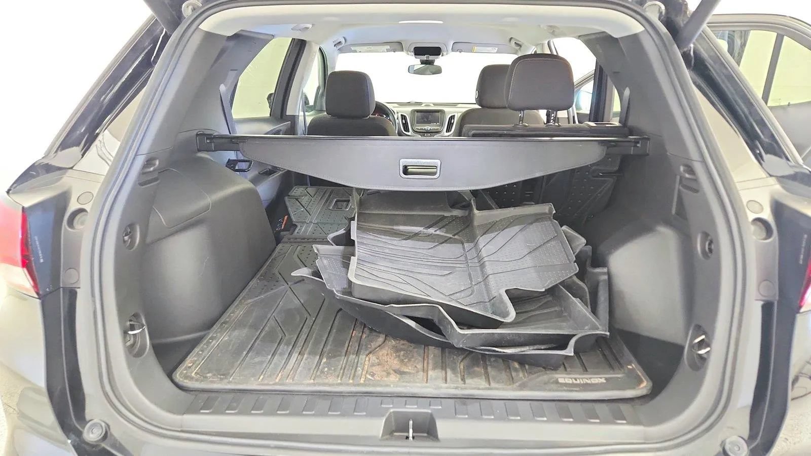 Used 2023 Chevrolet Equinox LT FWD image 36