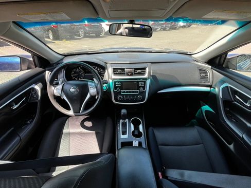 Used 2017 Nissan Altima 2.5 SR FWD image 12