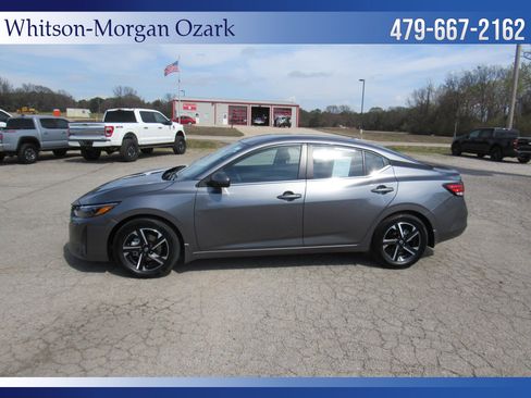 Used 2025 Nissan Sentra SV w/ Trunk Package image 6