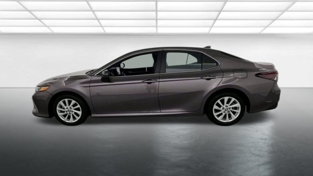 Used 2023 Toyota Camry LE FWD image 5